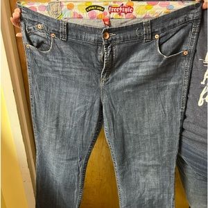 Plus size Freestyle Jeans size 24 Elvis wash